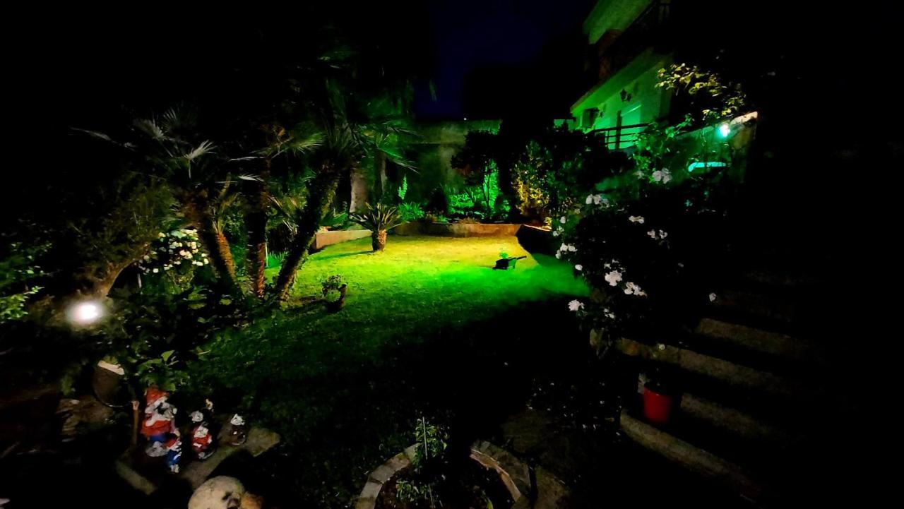 Michael'S Apartment'S Nea Roda Exterior foto