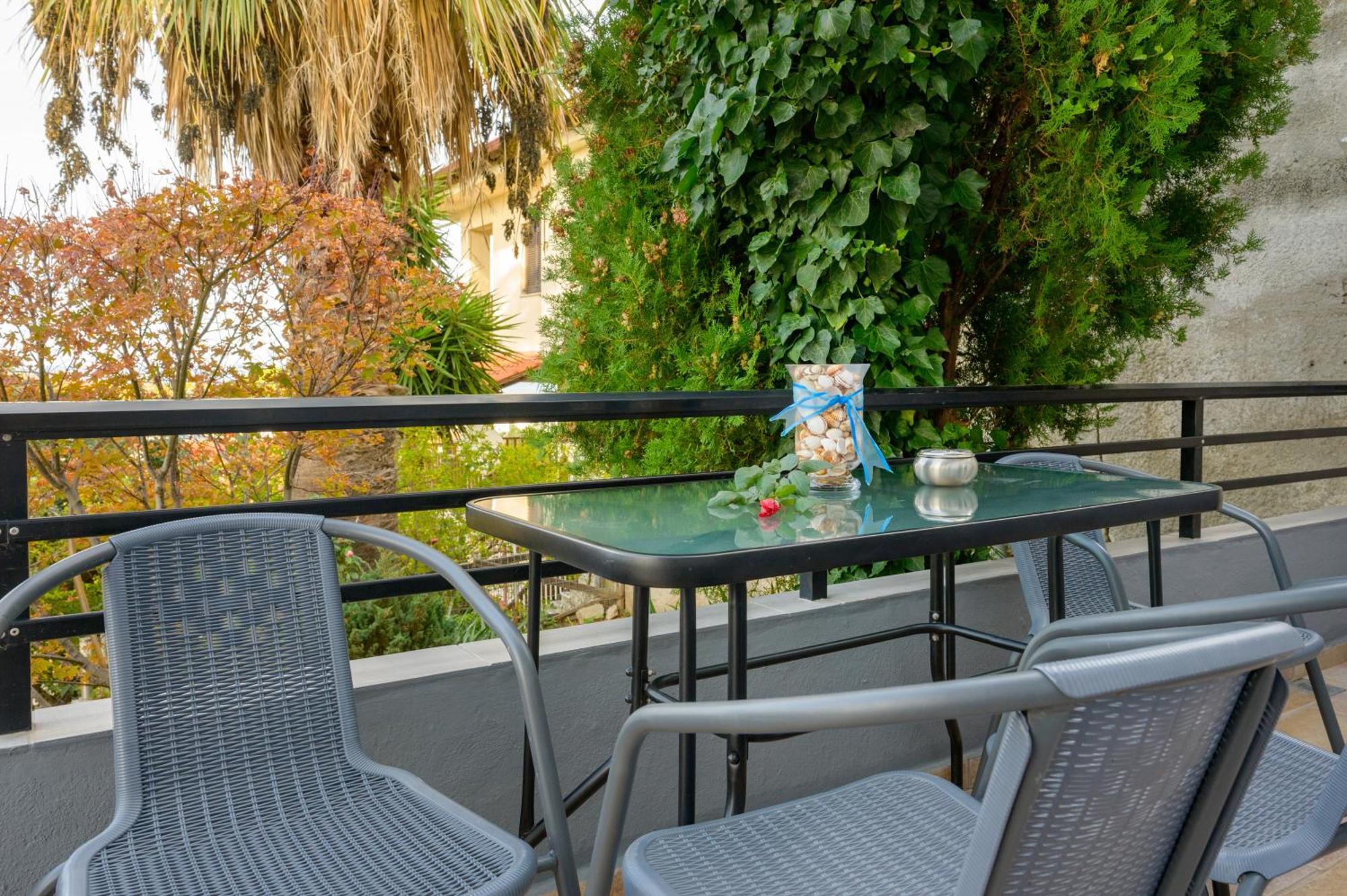 Michael'S Apartment'S Nea Roda Exterior foto