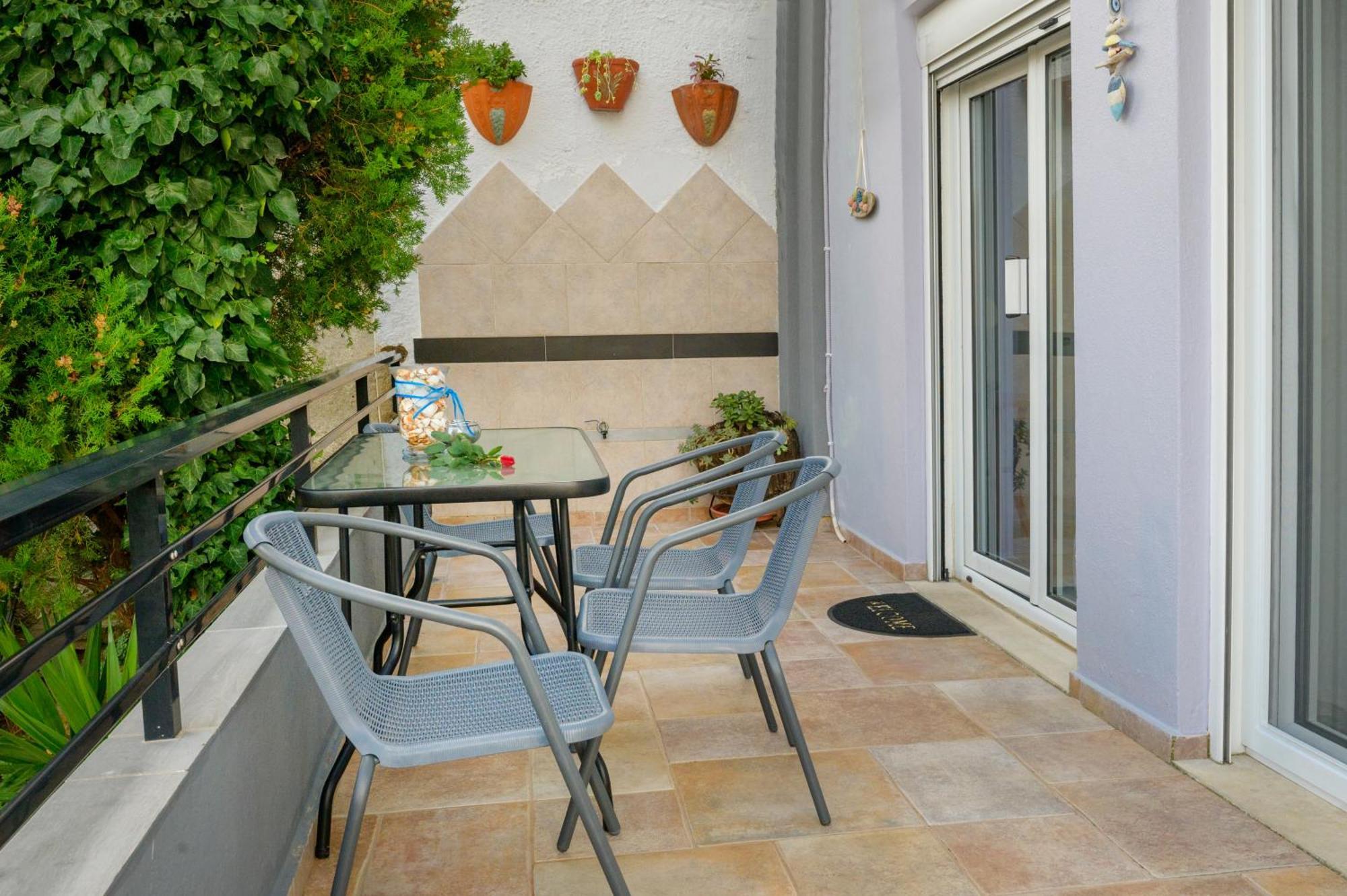 Michael'S Apartment'S Nea Roda Exterior foto